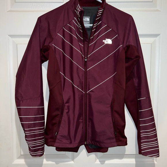 North Face Isotherm Reflective athletic tailored wind/water resistant women’s SM - Picture 4 of 13